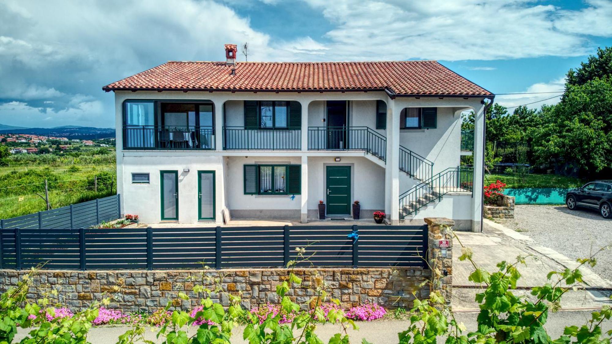 Nat Apartments Koper Buitenkant foto